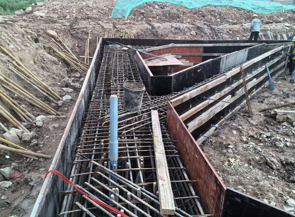 华筑天下：大亚湾龙山六路项目桩基施工全景 