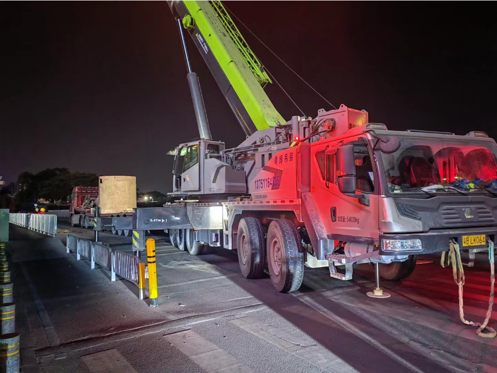 桩基地基工程-中科院深理工项目夜间吊装作业